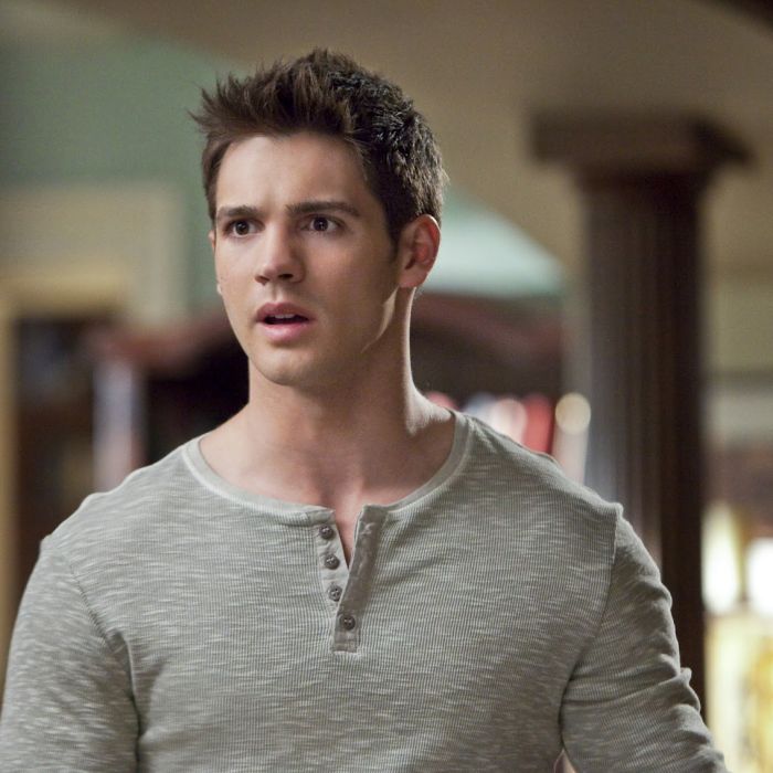 Na 3ª temporada de The Vampire Diaries, Jeremy (Steven R. McQueen) foi  bastante enganado por todos que os cercavam - Purebreak