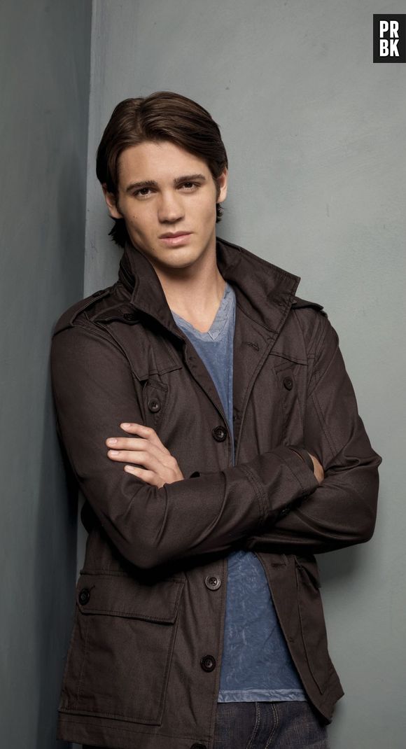 Na 2ª temporada de "The Vampire Diaries", Jeremy (Steven R. McQueen) começava um novo amor