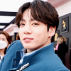 Jungkook explicou que prefere manter o contato com seu público através do Weverse