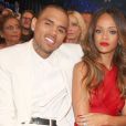 Chris Brown continuou comentando fotos de Rihanna mesmo após o fim do namoro