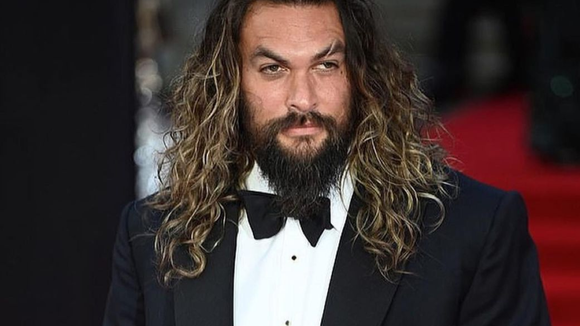 Além de Jason Momoa, conheça outros 7 famosos que também são hipnotizantes!