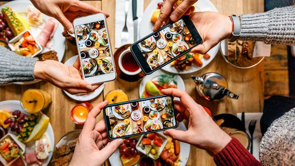 A internet está viciada em temaki frito! Relembre 9 comidas e receitas que viralizaram