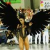Sabrina Sato agita o sambodrómo durante o carnaval carioca