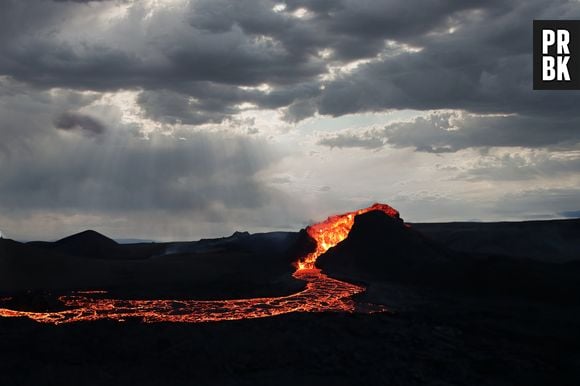 Sonhar com o fim do mundo em fogo: Significa que existe alguma coisa na sua vida chegando ao fim, seja na esfera pessoal, profissional ou familiar.