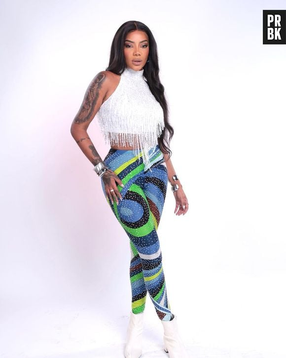 Ludmilla também arrasou com um look bem estampado