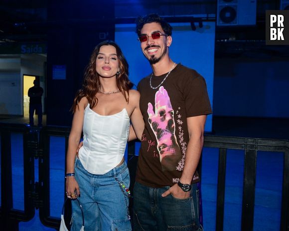 Giovanna Lancellotti apostou no clássico jeans