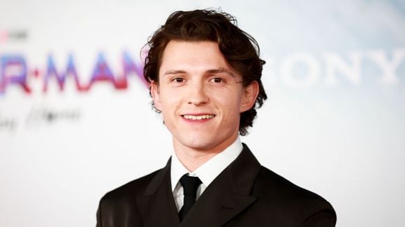 Assim como Tom Holland, veja mais 7 famosos que lutaram contra vícios