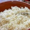 Algumas pessoas lavam o arroz antes de cozinhar e outras são contra essa prática