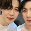 BTS: Jimin e Jungkook posam juntos sem camisa em foto e fãs surtam