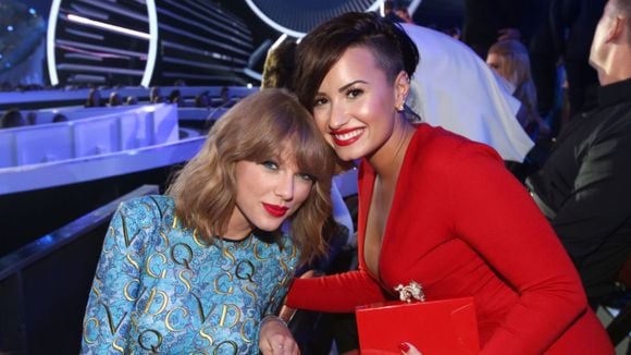 Demi Lovato e Taylor Swift já ficaram? Semelhanças entre músicas e revelação da cantora levantam teoria