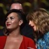 Demi Lovato já teria ficado com Taylor Swift, segundo teoria viral