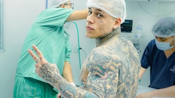 Mc Pedrinho tatua o próprio rosto no bumbum e viraliza na web. Fotos!