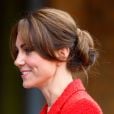 Kate Middleton passeia com seu novo penteado e chama atenção