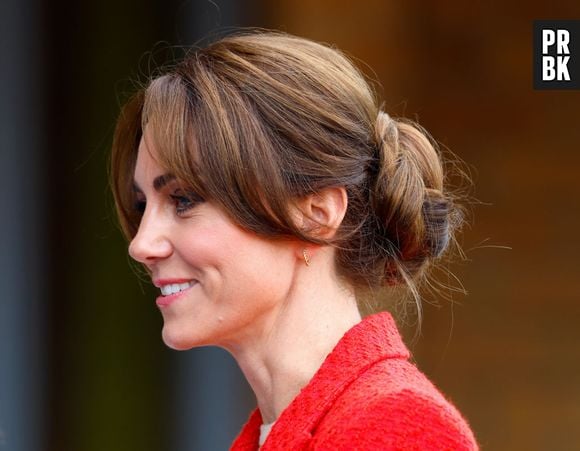 Kate Middleton passeia com seu novo penteado e chama atenção