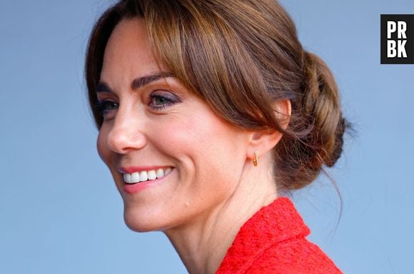 Com novo penteado, Kate Middleton realça elegância em caminhada