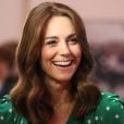  Elegância real: Kate Middleton surpreende com novo penteado e mantém o brilho de sempre 