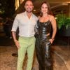 Paolla Oliveira poderosa com look all black ao lado de Diogo Nogueira, que também estava super estiloso, no show de Ivete Sangalo no Maracanã