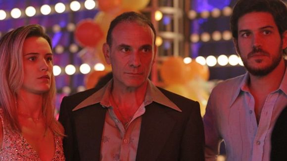 Final novela "Boogie Oogie": Vitória (Bianca Bin) finalmente desmascara a identidade de Corvo!