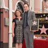 Jim Parsons posa com a mãe, Judy Parsons, após receber sua própria estrela na Calçada da Fama