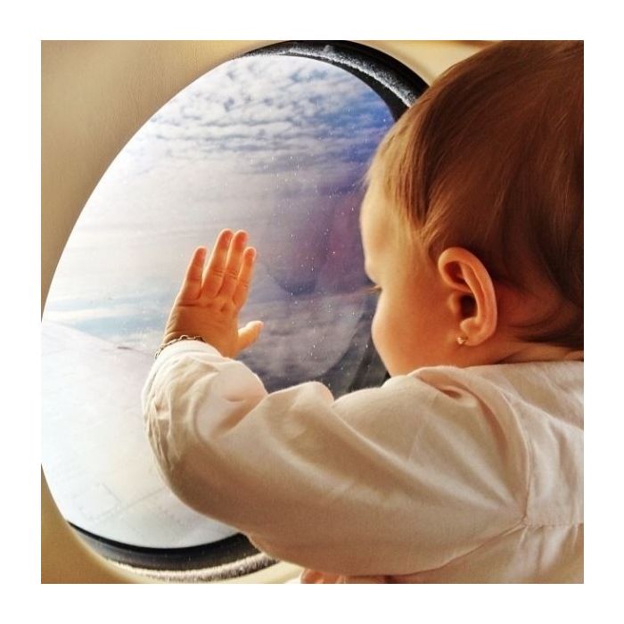 Gisele Bündchen adora publicar fotos da filha no Instagram - esta, num avião