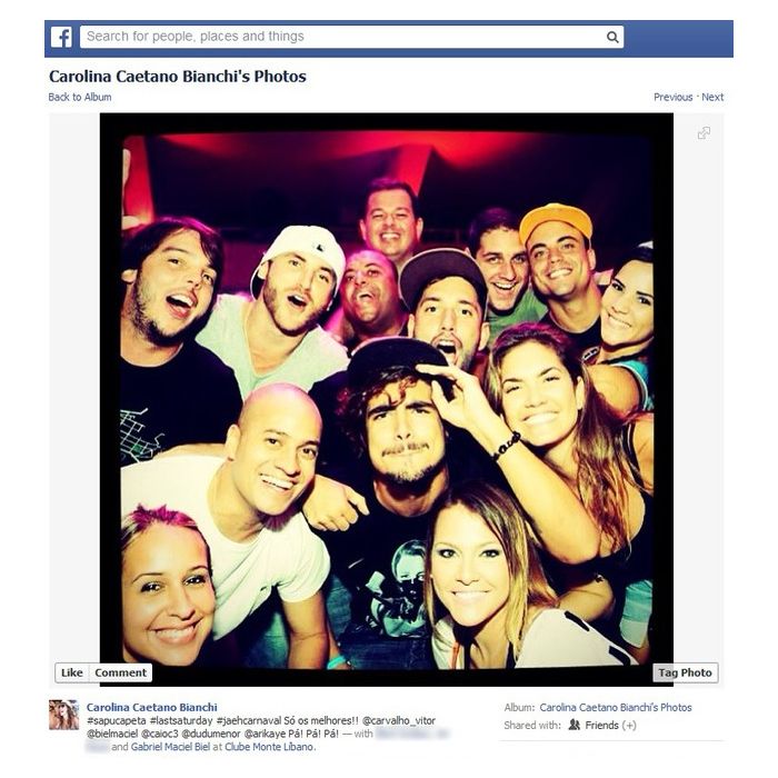 Caio Castro e Carolina Bianchi já posaram para várias fotos juntos e a moça compartilhou em seu perfil no Facebook
