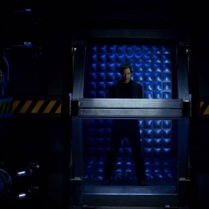  Em &quot;The Flash&quot;, Harrison Wells (Tom Cavanagh) aparece preso dentro do STAR Labs 
