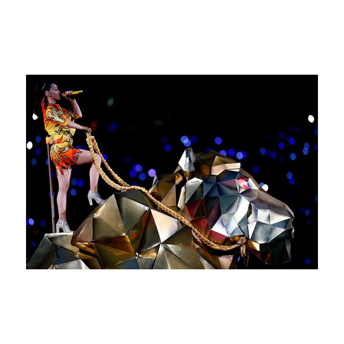  A cantora Katy Perry vai encerrar o festival com show baseado na bomb&amp;aacute;stica Prismatic World tour 