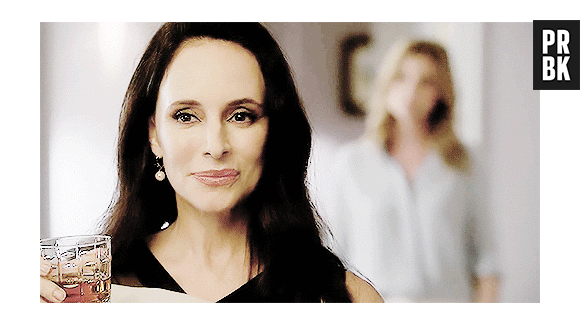 Victoria (Madeleine Stowe) está planejando a vingança épica em "Revenge"