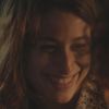 Laís (Luísa Arraes) fica muito feliz com pedido de namoro de Rafael (Chay Suede) em "Babilônia"