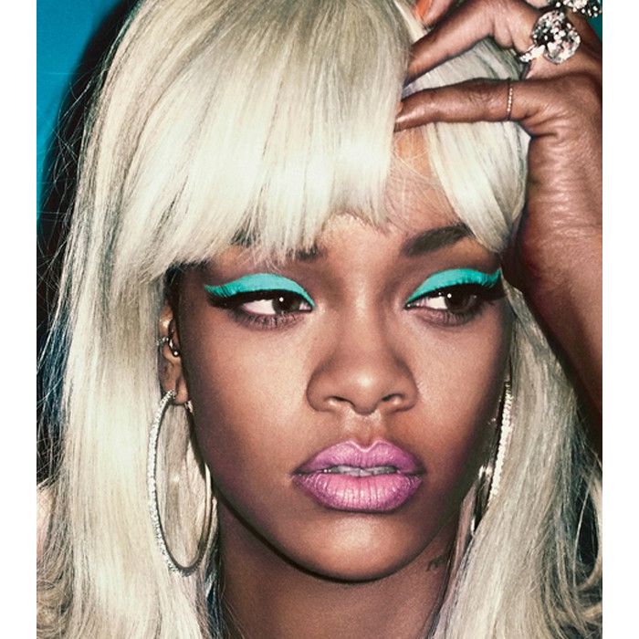 Rihanna apostou no platinado para estampar a revista V