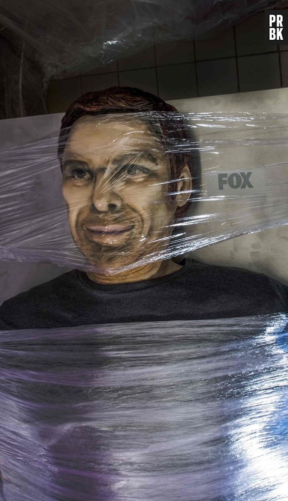 Bolo decorativo inspirado no seriado "Dexter", aquele do psicopata. E aí, vai encarar?