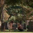 David (James Tupper) morreu e Emily (Emily VanCamp) foi visitar seu túmulo ao lado de Charlotte (Christa B. Allen) em "Revenge"