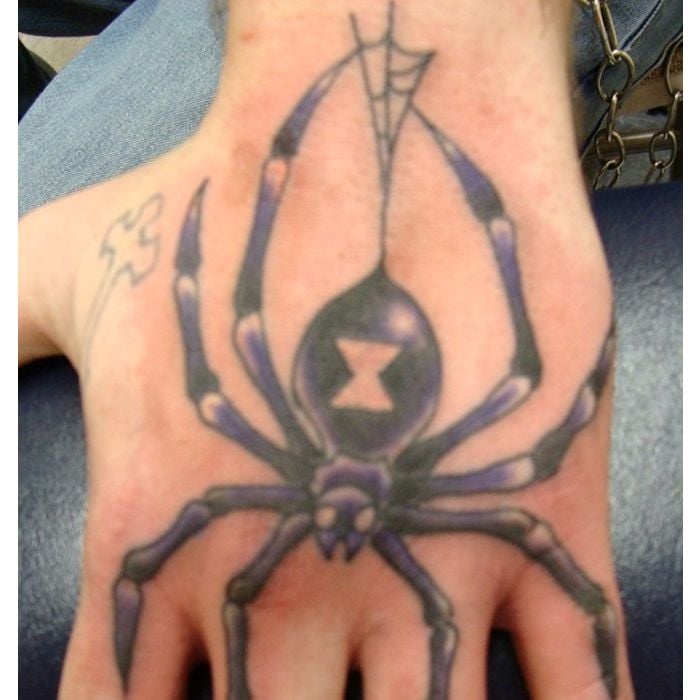  O Homem-Aranha vai ficar com inveja dessa tatuagem interativa 