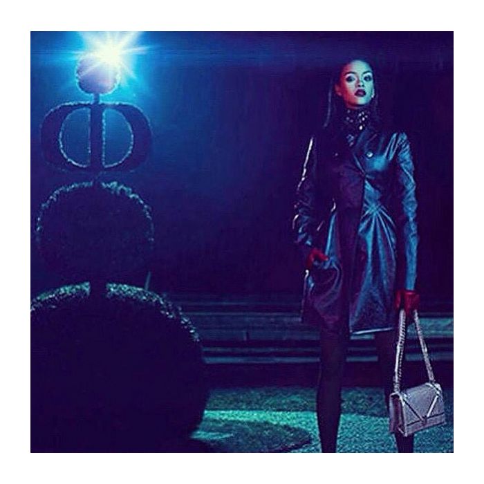  Rihanna fez uma sess&amp;atilde;o de fotos poderos&amp;iacute;ssima para campanha da Dior 