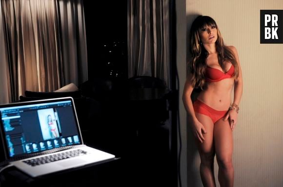 Durante o ensaio fotográfico, Sabrina Sato mostrou toda a sua boa forma e corpo escultural