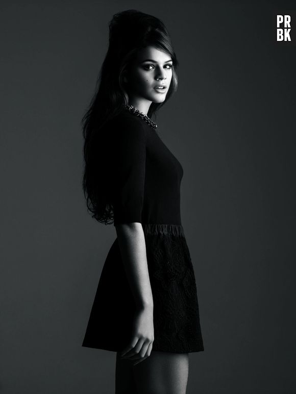 Bruna Marquezine fica maravilhosa até no estilo retrô!