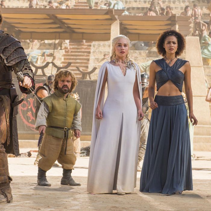 Daenerys (Emilia Clarke), Tyrion (Peter Dinklage), Jorah (Iain Glen) e os aliados da Rainha foram cercados por inimigos em &quot;Game of Thrones&quot;