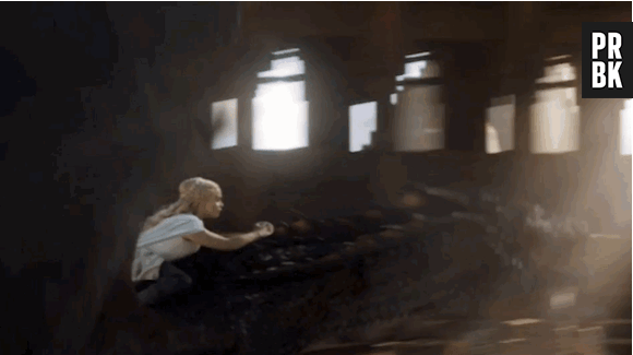 Daenerys foge com Drogon em "Game of Thrones"!