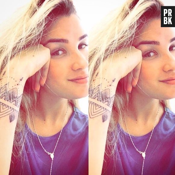 Musa do "BBB15", Aline Gotschalg mostra sua nova tatuagem nas redes sociais