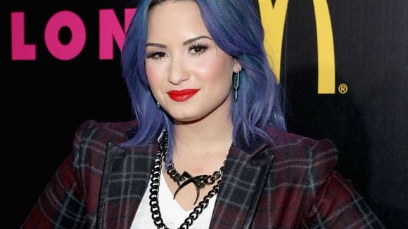 Demi Lovato confessa que "contrabandeava" drogas e não ficava 1h sem elas