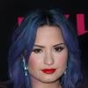 Demi Lovato confessou que usava drogas durante suas viagens: "Eu não conseguia passar mais de trinta minutos a uma hora sem cocaína e levava a droga durante voos"