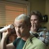 Joseph Gordon-Levitt não pensou duas vezes antes de raspar as madeixas, na comédia dramática "50%"