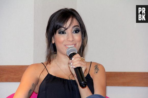 Anitta agradeceu no Instagram a homenagem do Botafogo