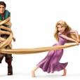  Em "Enrolados", o romance de Rapunzel é descoberto pela sua mãe, que corta o cabelo da moça e ainda arruma uma armadilha para o príncipe, que termina cego 