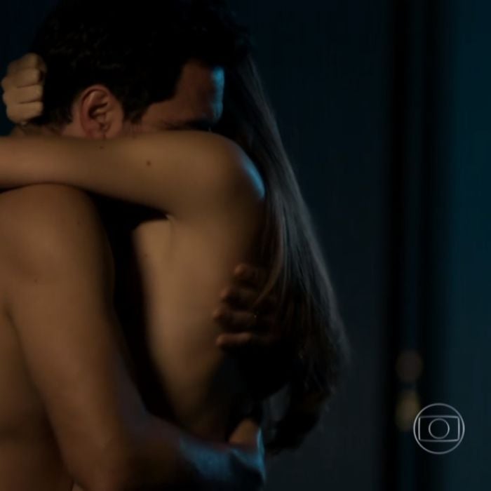 Em &quot;Verdades Secretas&quot;, Angel (Camila Queiroz) e Alex (Rodrigo Lombardi) não aguentaram ficar separados por muito tempo