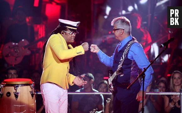 Os jurados do "The Voice Brasil", Carlinhos Brown e Lulu Santos vão cantar os seus maiores sucessos no palco do Ano Novo na praia de Copacabana