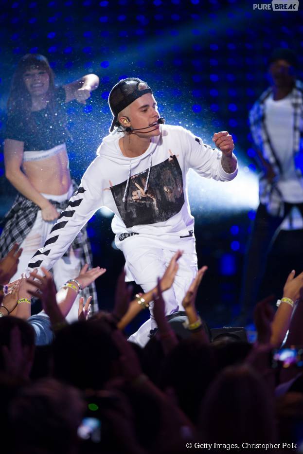 Justin Bieber arrasa cantando "What Do You Mean?" no evento de caridade "Think It Up"