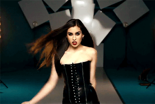Lauren Jauregui do Fifth Harmony: veja 15 gifs que provam que a cantora é a mais sexy da girlband!