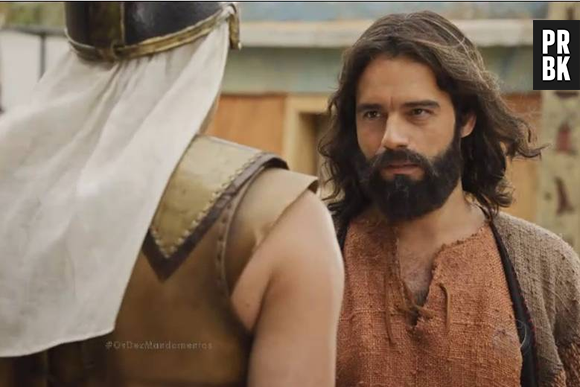 Em "Os Dez Mandamentos": Ramsés (Sérgio Marone) ameaçou Moisés (Guilherme Winter) por causa das pragas