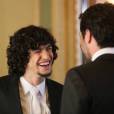 Gabriel Leone e Rodrigo Lombardi aparecem em gravações do casamento em "Verdades Secretas"